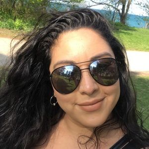 Meet your Posher, Nicole